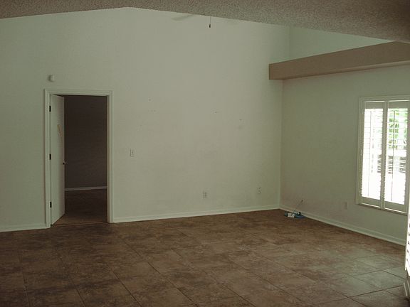 4th image of 1226 Lake Blue Cir