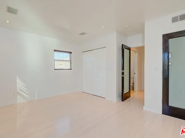932 S Shenandoah St #3 — Photo 8