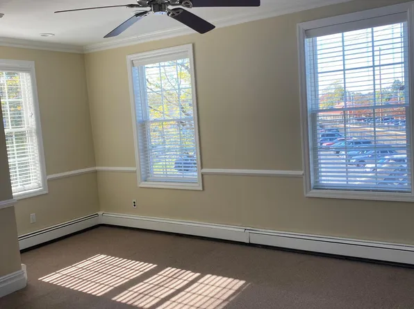 (undisclosed Address), Locust Valley, NY 11560