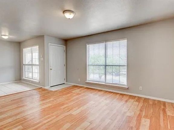 4th image of 609 Race St Unit A