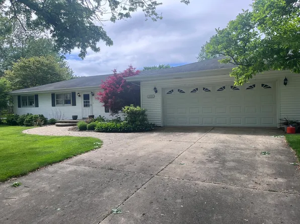 300 Penny Ln, Peotone, IL 60468