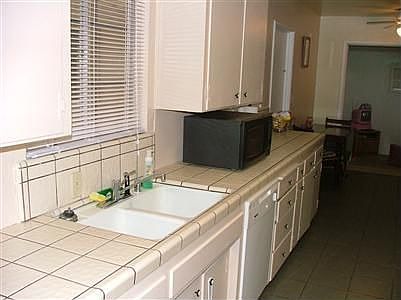 4th image of 4735 N Pacific Ave