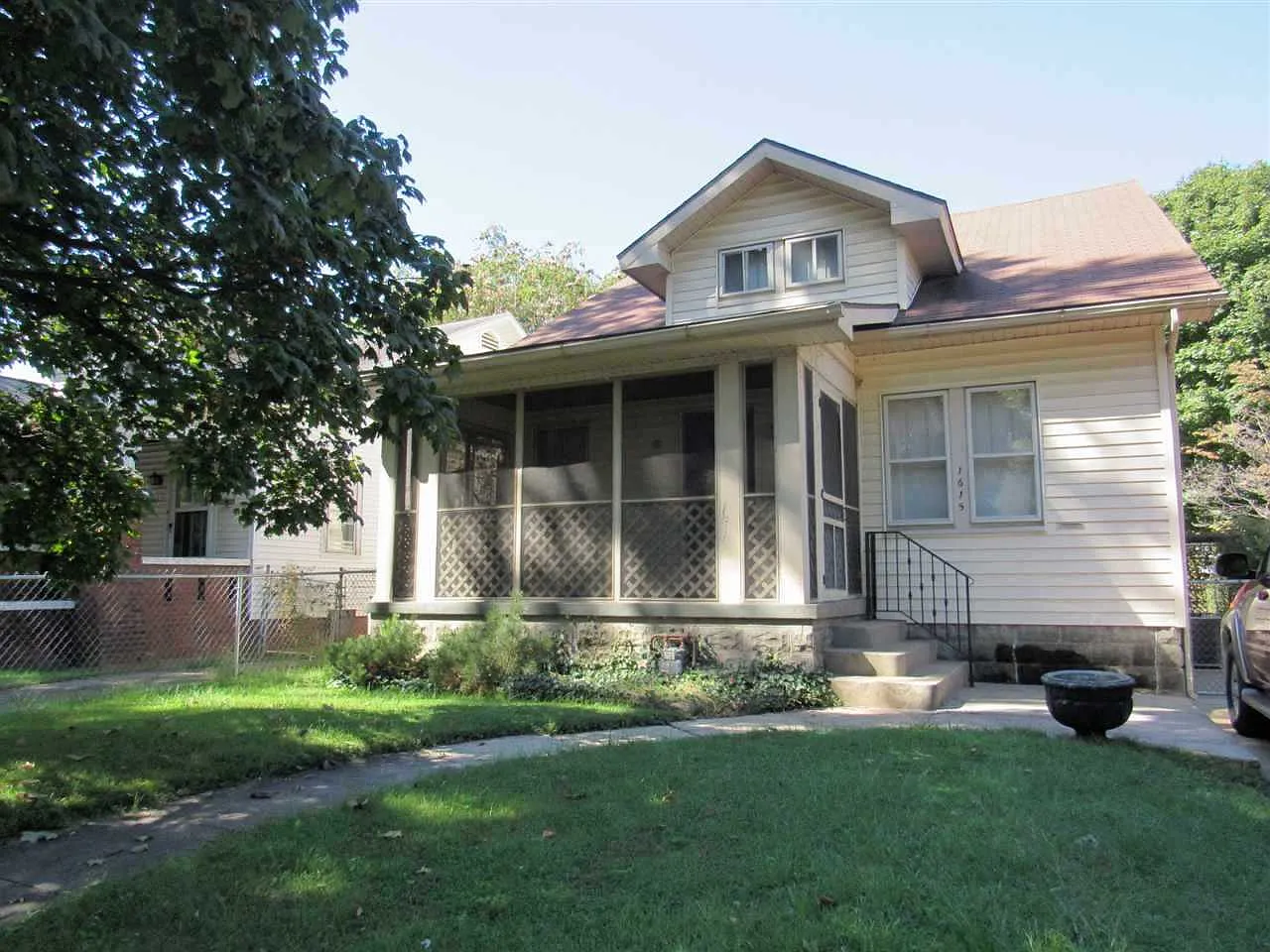 1615 S Linwood Ave photo 1