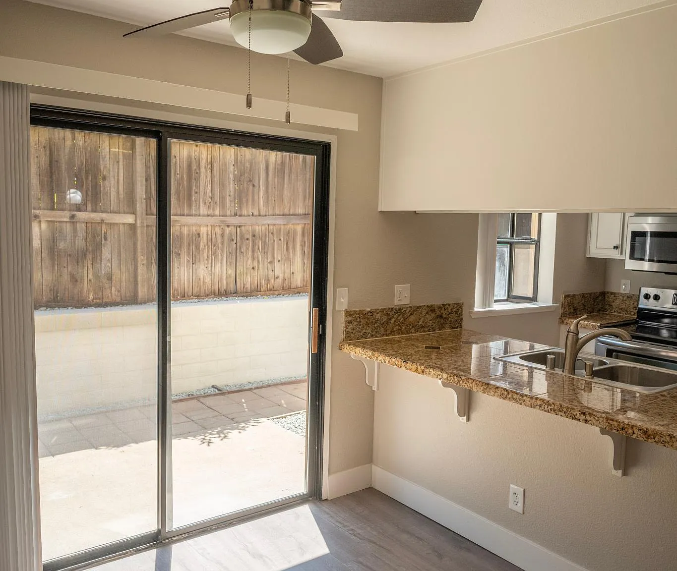 Cedar Court Townhomes — Photo 2