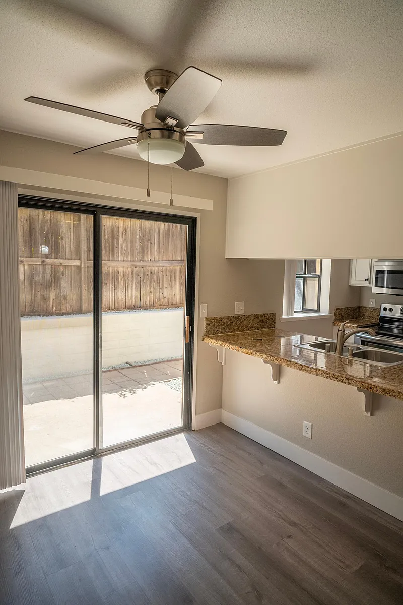 Building Photo - Cedar Court Townhomes