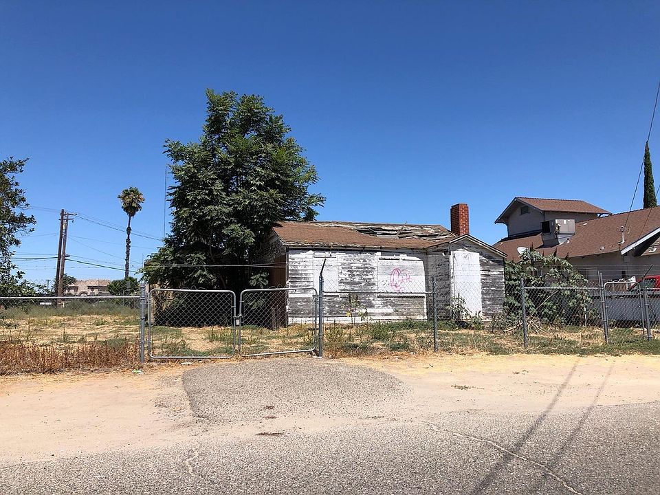 2nd image of 2107 Hackett Rd