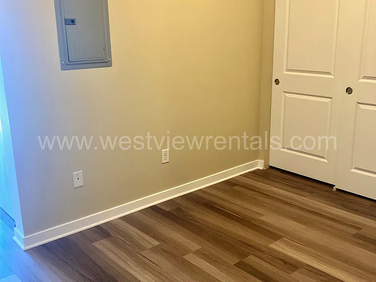 200 E Maple St — Photo 502
