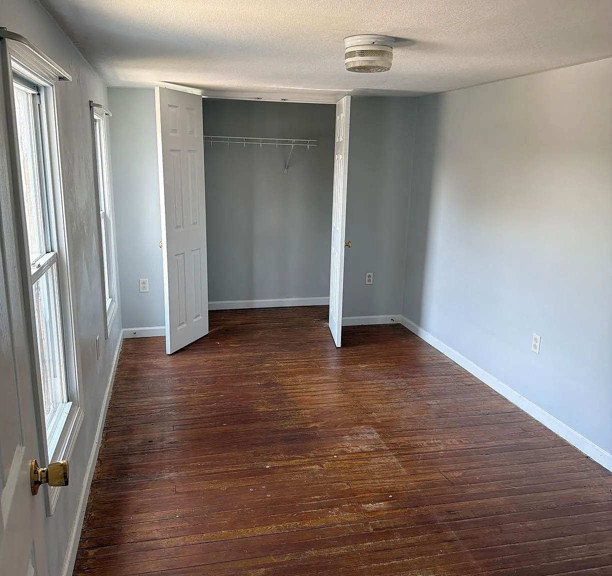 3 bed, 2412 sqft, $1,100 — Photo 2
