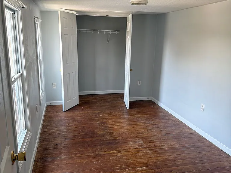 183 W Seneca St — Photo 2