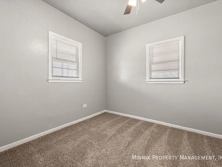 1302 Avenue E #1 — Photo 28