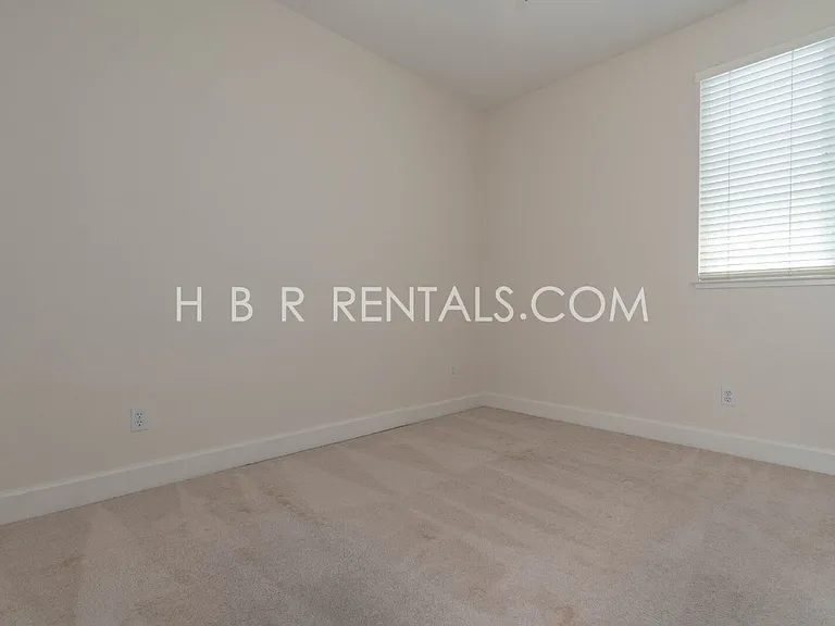 1825 Saint Moritz Ct — Photo 27