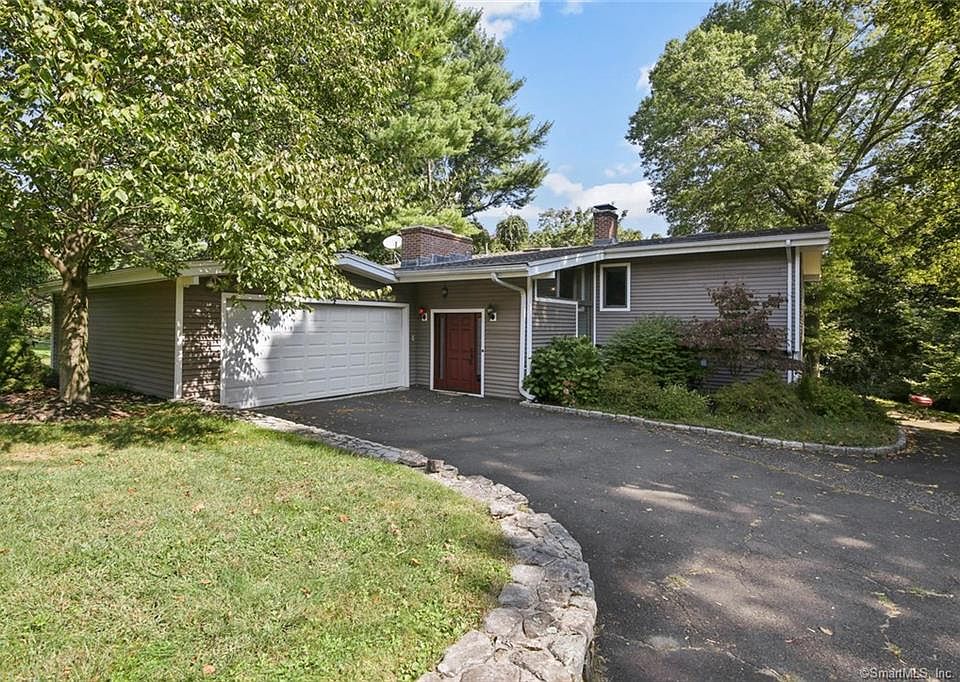 2nd image of 60 Larkspur Rd