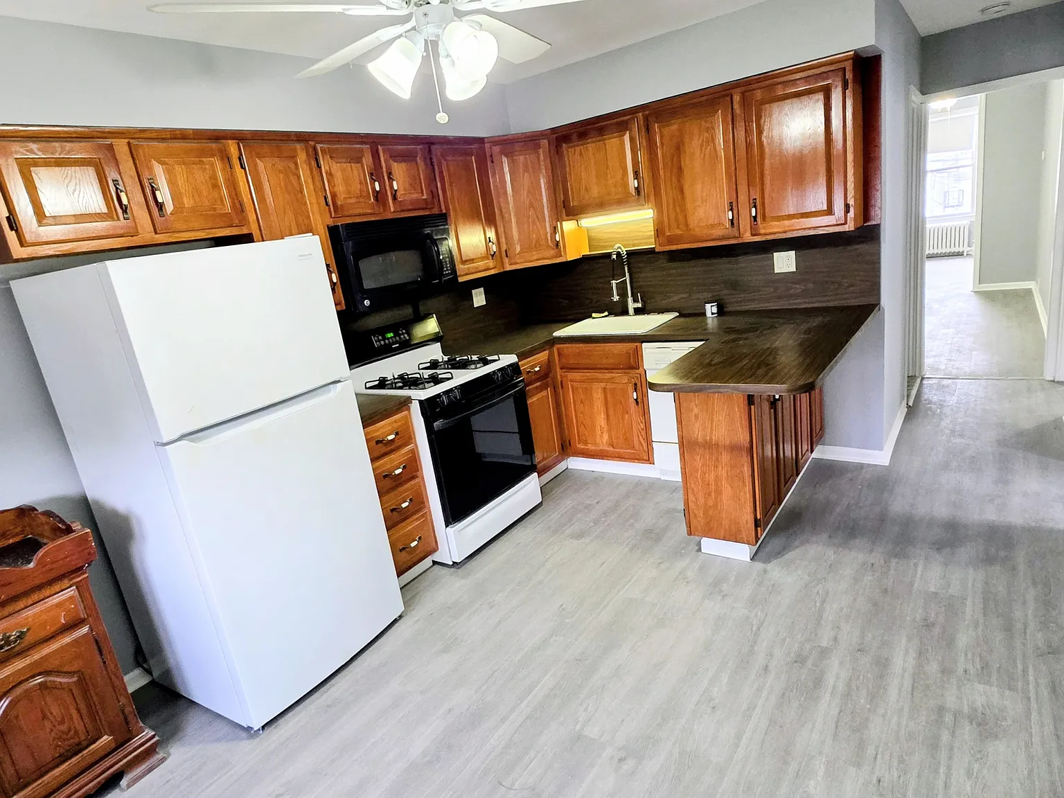 245 Beech St — Photo 3