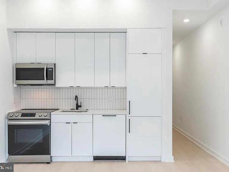 2414 Frankford Ave #5 — Photo 4