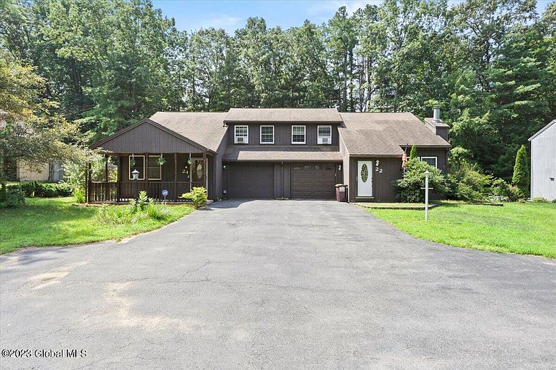 3rd image of 24 Pepperbush Place