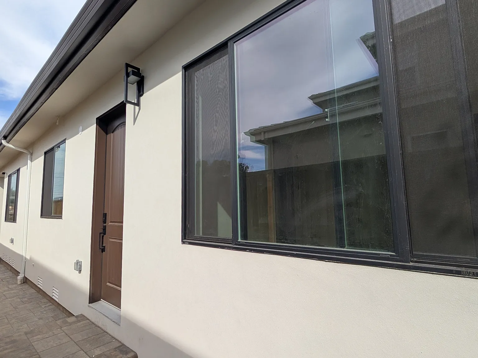 2 bed, 750 sqft, $4,800 — Photo 1