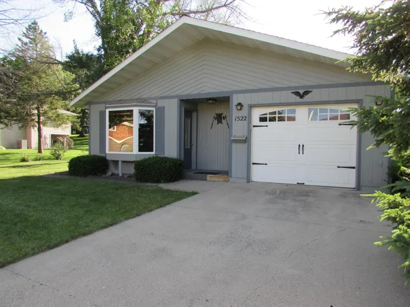 1522 Falcon Dr, Fairmont, MN 56031