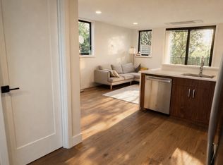 2528 27th Ave W, Seattle, WA 98199