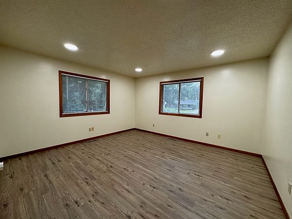 2nd image of 902 W Lincoln Ave #1