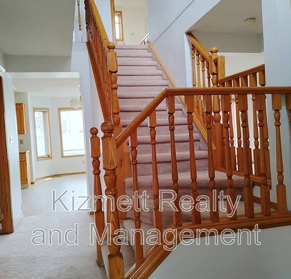 615 Forest Ln NW — Photo 6