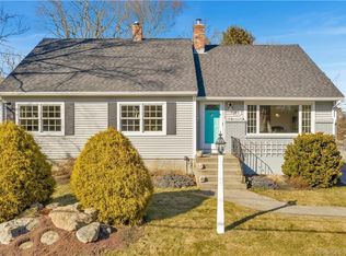 20 Godfrey St, Mystic, CT 06355