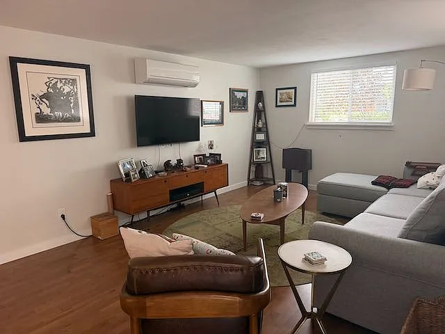 2 bed, 1326 sqft, $2,500 — Photo 3