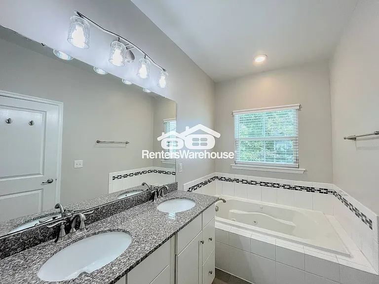 521 Charles Porteus Ln — Photo 22