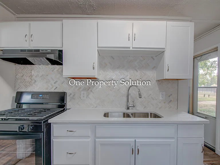 614 N Calumet Ave — Photo 10