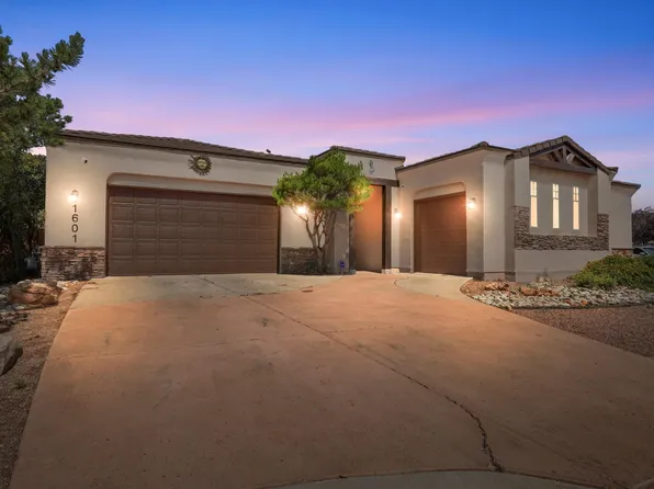 1601 Western Hills Dr SE, Rio Rancho, NM 87124