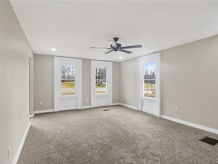 6637 Dix Rd — Photo 19