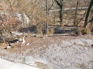 Douglas St, Eureka Springs, AR 72632