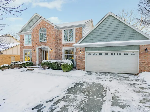 66 Stonetree Cir, Rochester Hills, MI 48309