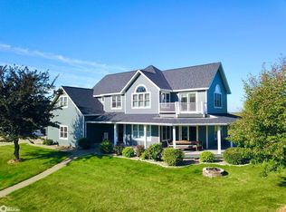 1801 E 142nd St S, Grinnell, IA 50112