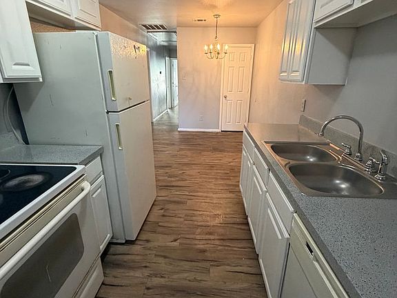 4th image of 5104-06 Chapman St #5106