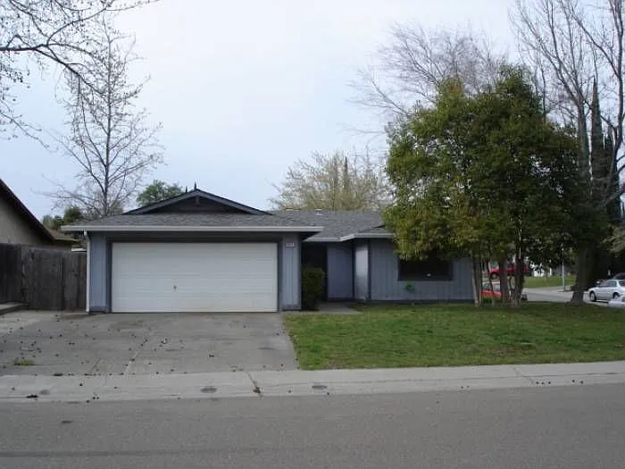6417 Carmelwood Dr photo 1