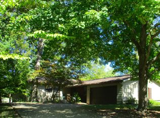 22 Roxbury Dr, Athens, OH 45701