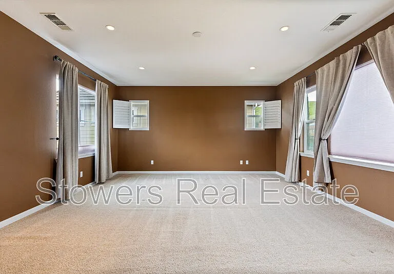 2512 Piccadilly Cir — Photo 35