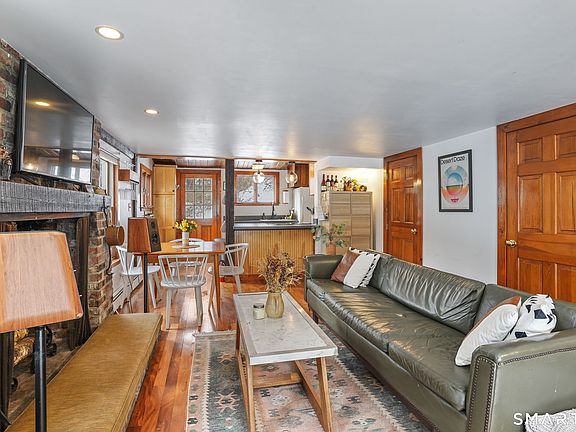 2nd image of 7 Peaceable Street