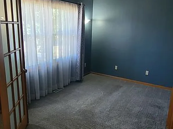 736 Belair Dr, Byron, IL 61010