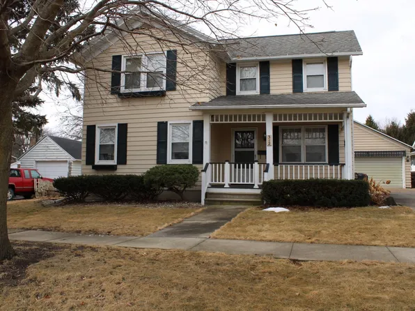 312 S Broad St, Lanark, IL 61046