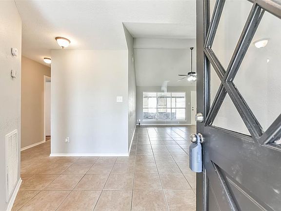 4th image of 10829 E Idlewood Dr