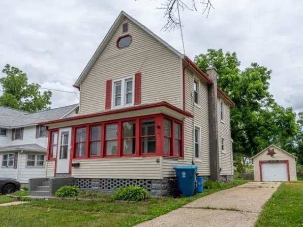 918 Jackson Ave, Dixon, IL 61021