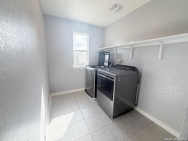 631 Anthem Ln — Photo 34