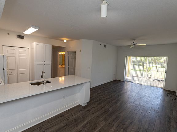4th image of 6481 Aragon Way APT 101