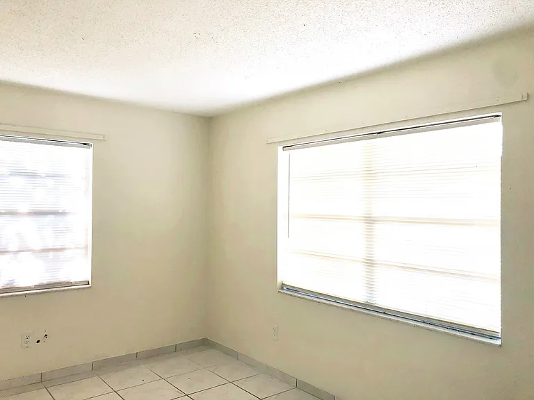 204 La Paz Dr — Photo 8