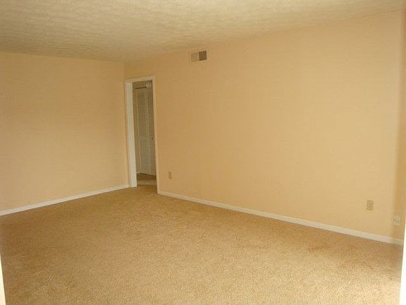 Lr to hallway