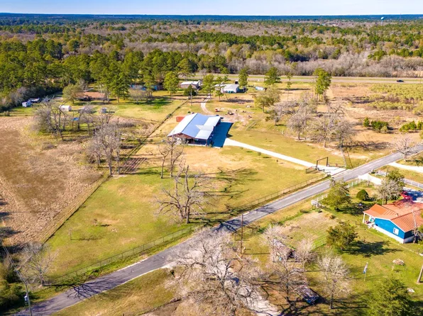 34 Julia Justice Rd, Huntsville, TX 77320