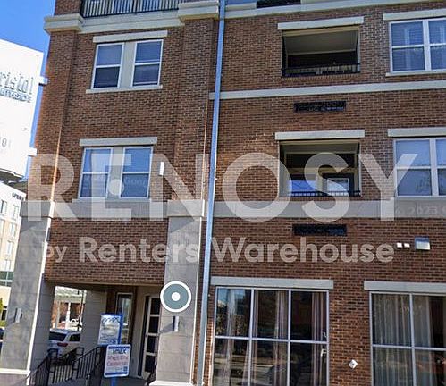 3rd image of 401 20th St Unit 101