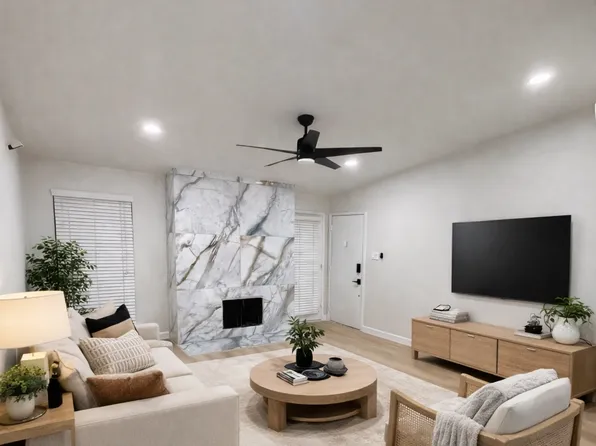 2125 Augusta Dr #747, Houston, TX 77057