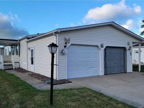 179 Golden Pond Est, Akron, NY 14001